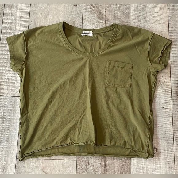 Urban Outfitters Tops - Urban Outfitters Green Short Sleeve Pocket Tee